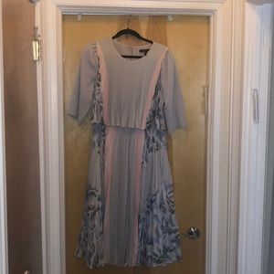 BCBG maxazria stunning midi pleated dress